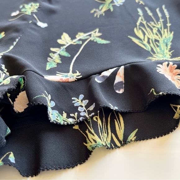 Aritzia Sunday Best Foral Tulip Shorts Size 0 - Picture 4 of 10